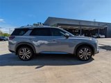 New 2025 Nissan Pathfinder Platinum w/ Black Appearance Package image 4