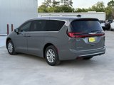 New 2025 Chrysler Pacifica Select image 5