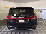 New 2025 Chrysler Pacifica Select image 4