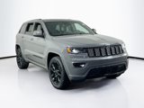 Used 2022 Jeep Grand Cherokee Laredo X image 3
