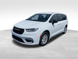 New 2026 Chrysler Pacifica Select image 4