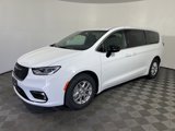 New 2026 Chrysler Pacifica Select image 3