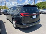 Used 2023 Chrysler Pacifica Touring-L image 4