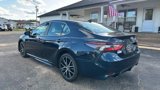 Used 2021 Toyota Camry SE image 3