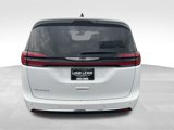 Used 2023 Chrysler Pacifica Touring-L image 5