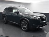 New 2025 Nissan Pathfinder SL w/ SL Premium Package image 2