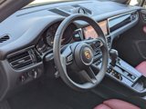 Certified 2025 Porsche Macan image 4