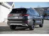 New 2025 Mitsubishi Outlander SE image 3
