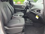 New 2026 Chrysler Pacifica Select image 5