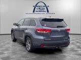 Used 2019 Toyota Highlander XLE image 2