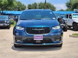 New 2025 Chrysler Pacifica Select image 2