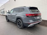 New 2025 Volkswagen Atlas Peak Edition SE image 3