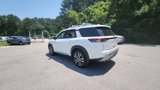Used 2024 Nissan Pathfinder Platinum image 3