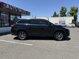 Used 2017 Toyota Highlander XLE w/ Carpet Mat Package image 2