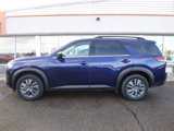 Used 2024 Nissan Pathfinder SV image 2