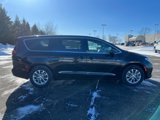 New 2025 Chrysler Pacifica Select image 2