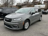 Used 2023 Chrysler Pacifica Touring-L image 5