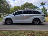 Used 2024 Toyota Sienna XLE image 4