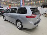 Used 2017 Toyota Sienna LE image 4