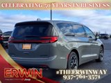 Certified 2022 Chrysler Pacifica Touring-L w/ Uconnect Theater Family Group image 3
