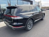 New 2025 Lincoln Aviator AWD image 3