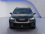 Used 2021 Chrysler Pacifica Pinnacle image 3