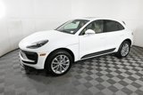 Certified 2025 Porsche Macan image 2