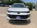 New 2025 Volkswagen Tiguan SE image 3