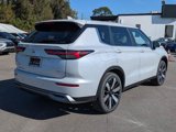 New 2025 Mitsubishi Outlander SE image 4