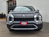 New 2025 Mitsubishi Outlander SE image 2