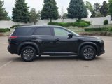 Used 2023 Nissan Pathfinder S image 2