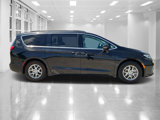 Used 2022 Chrysler Pacifica Touring-L image 2