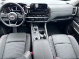 New 2025 Nissan Pathfinder Platinum image 2