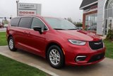 New 2025 Chrysler Pacifica Select image 2