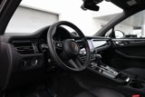 Certified 2024 Porsche Macan image 4