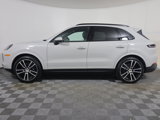Used 2024 Porsche Cayenne image 2