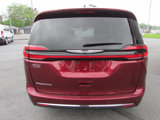 Used 2023 Chrysler Pacifica Touring-L image 4