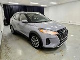 Used 2022 Nissan Kicks SV image 3