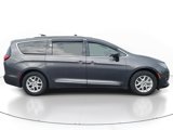 Used 2020 Chrysler Pacifica Touring-L image 5