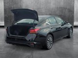 Used 2024 Nissan Altima 2.5 SV image 5