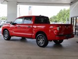 Used 2023 Nissan Titan SV image 3