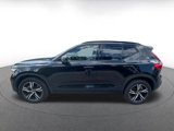 Used 2024 Volvo XC40 B5 Core image 4
