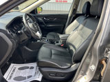 Used 2017 Nissan Rogue SL image 3