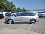 Used 2017 Chrysler Pacifica Touring-L w/ Tire & Wheel Group image 4