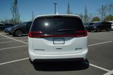 Used 2022 Chrysler Pacifica Limited w/ Uconnect Theater Family Group image 4