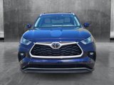 Used 2023 Toyota Highlander XLE image 2