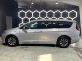 Used 2022 Chrysler Pacifica Limited image 2
