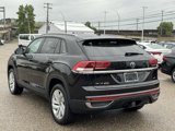 Certified 2022 Volkswagen Atlas Cross Sport SE image 3