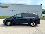 Used 2019 Chrysler Pacifica Touring-L image 4