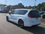 New 2024 Chrysler Pacifica Limited w/ Uconnect Theater Family Group image 4